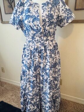 Anthropologie NWT Blue and White Floral Maxi Dress with pockets